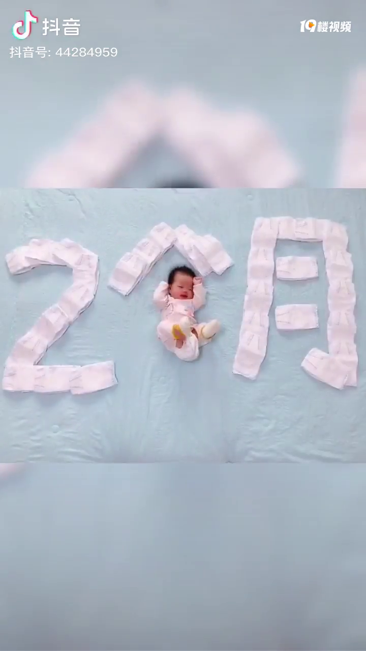 尿不湿拍了一年,娃儿就这样长大了,创意超级棒尿不湿记录的成长