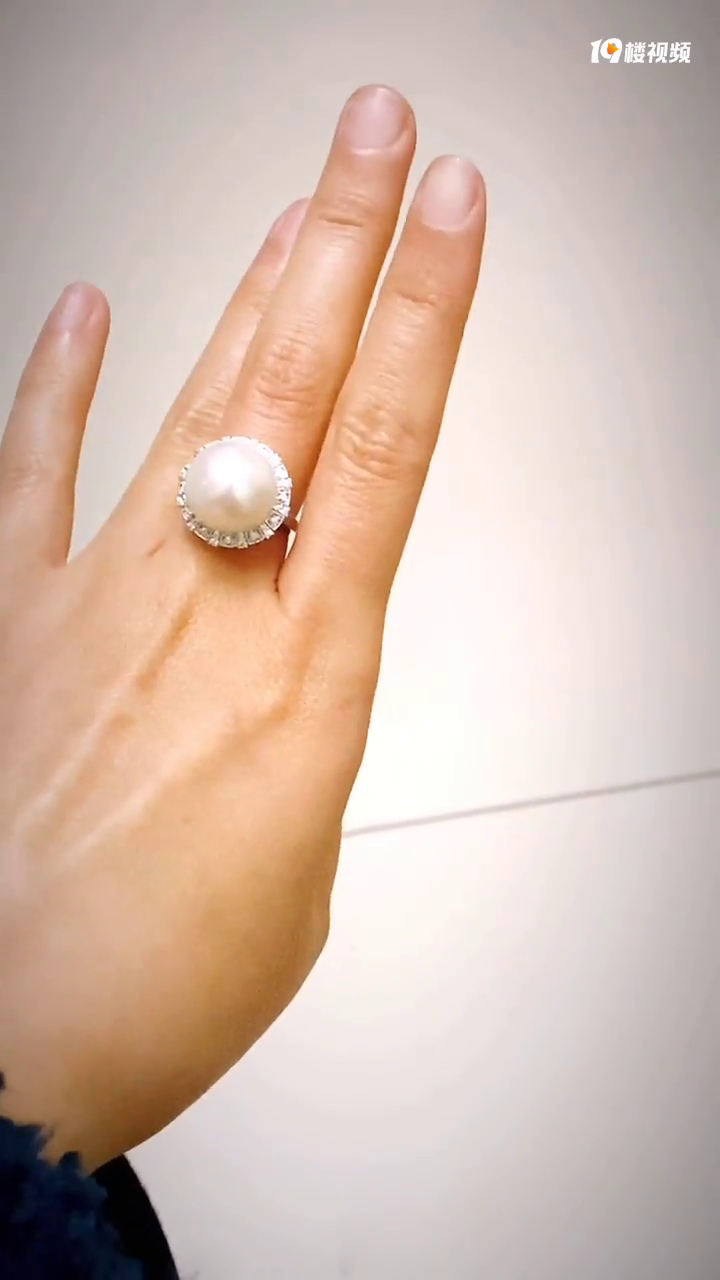 ��������Խ��Խϲ������