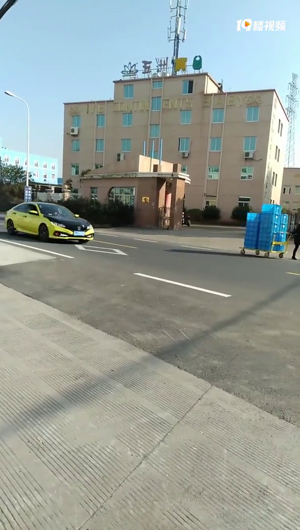 ���������ġ��и���С�Ƴ�