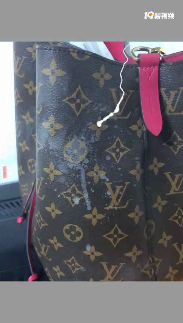 当LV包包遇上酒精?内容太过真实,让人撕心裂肺呀!