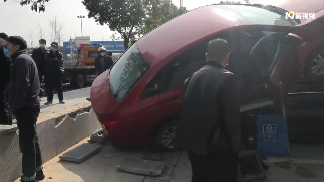 ��˳����ʧ�� ��Ծ����Χ��ֱ��ѹ�鱾�ﳵ