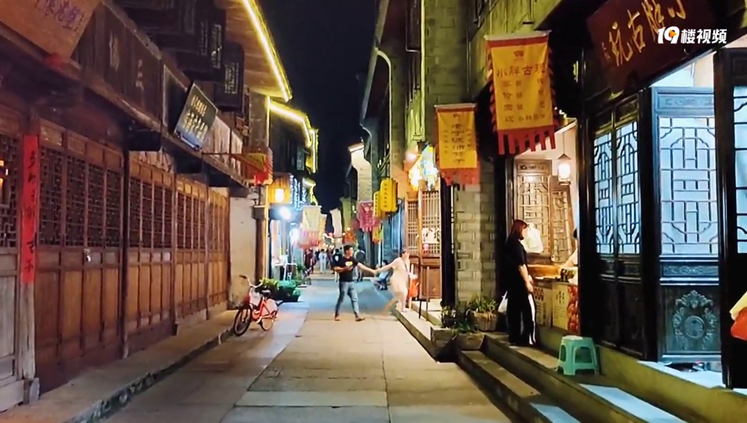 ҹ���ٺ������֣���Ȼ��һ����������Ϣ��Ũ��