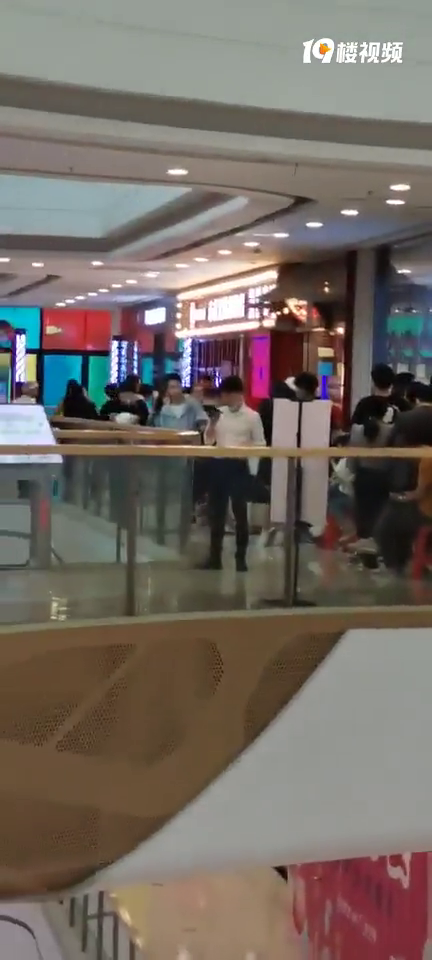 ��˵������Ҫ��һ���ͺ�ׯ�ˣ�Ȱ�ˣ�Ī������