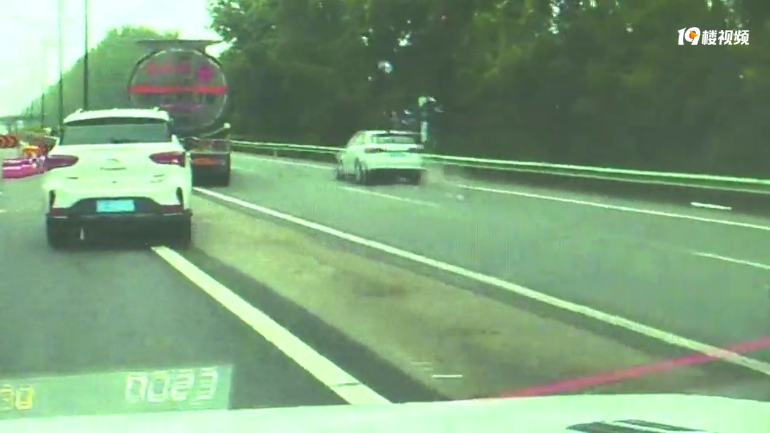 ����Ħ�С��ǻ����������ˣ���ֹ��320������