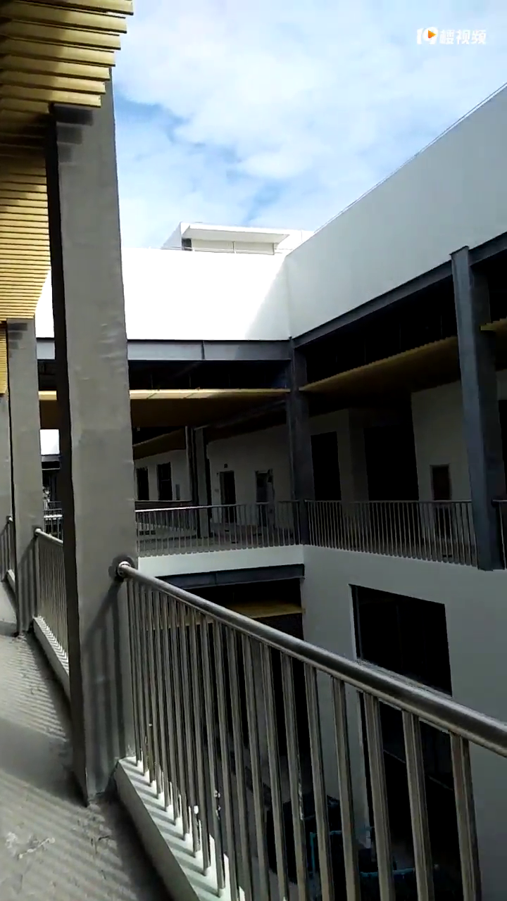 ·��С��Ʒ�г����ڸĽ���