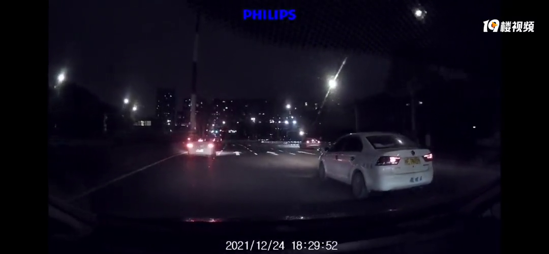 这个掉头的路口出过几次事故 没想到这次轮到我!修了3万…