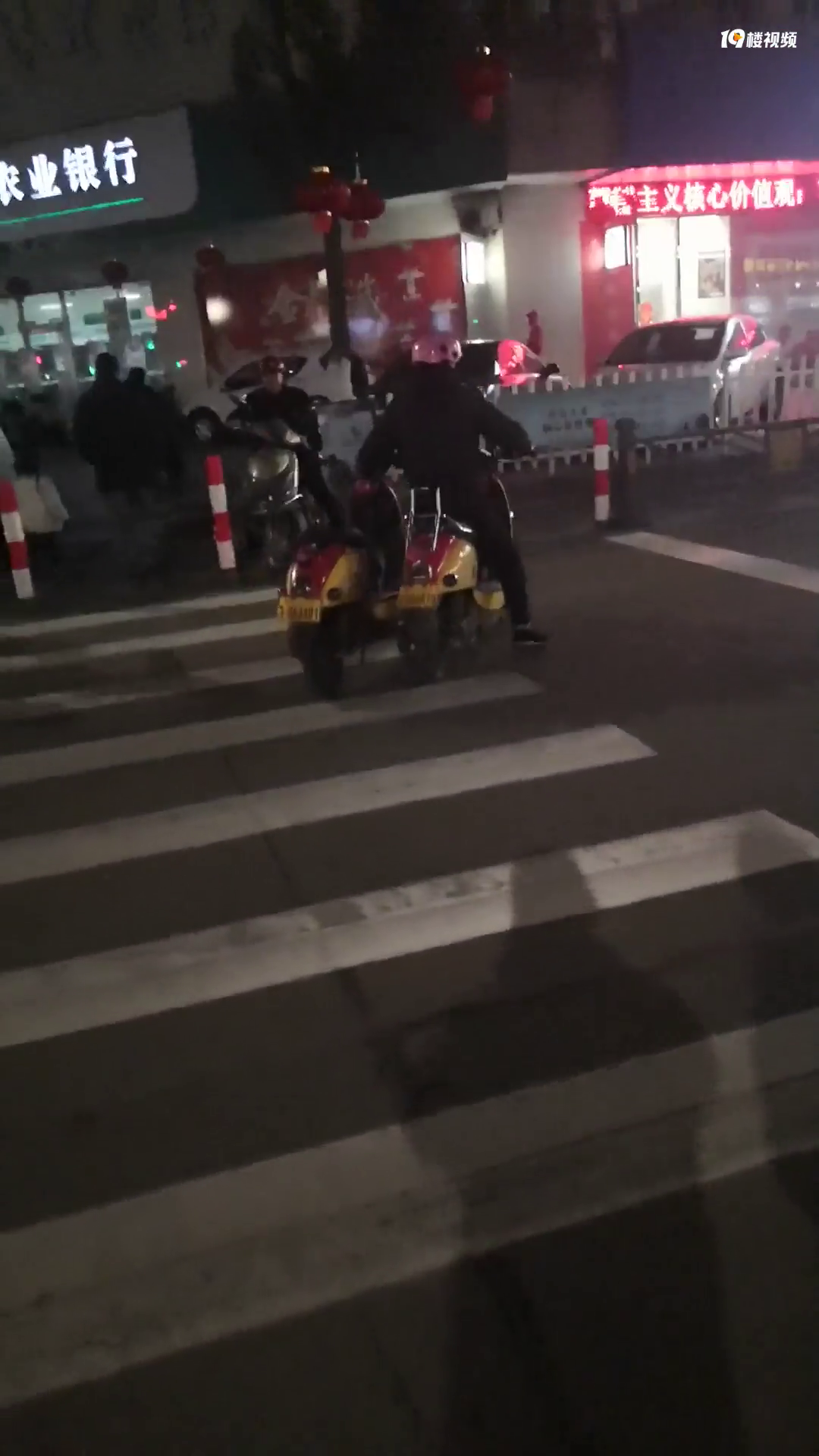 ���֣�һ����һ���綯�����ϴ�һ���綯��