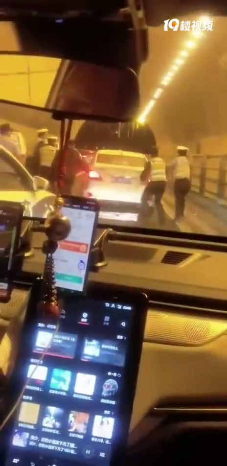 ����ɽɽ�������Ƽݣ�ǰ����������Ȼ���ˣ�����