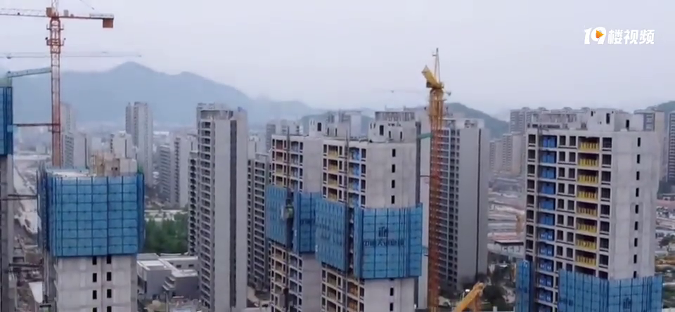 ���Ͻ��ø�ʩ�������е������ܱ�¥�̽����ܹĽ��裬�����ޱ仯