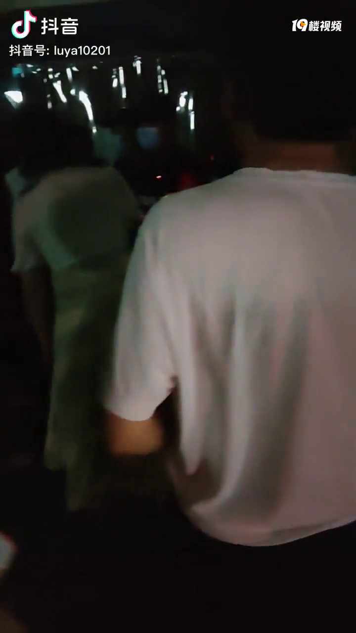 ����С������ͨ�������������ˣ�����Ҫ������Ǹ ���������˾���