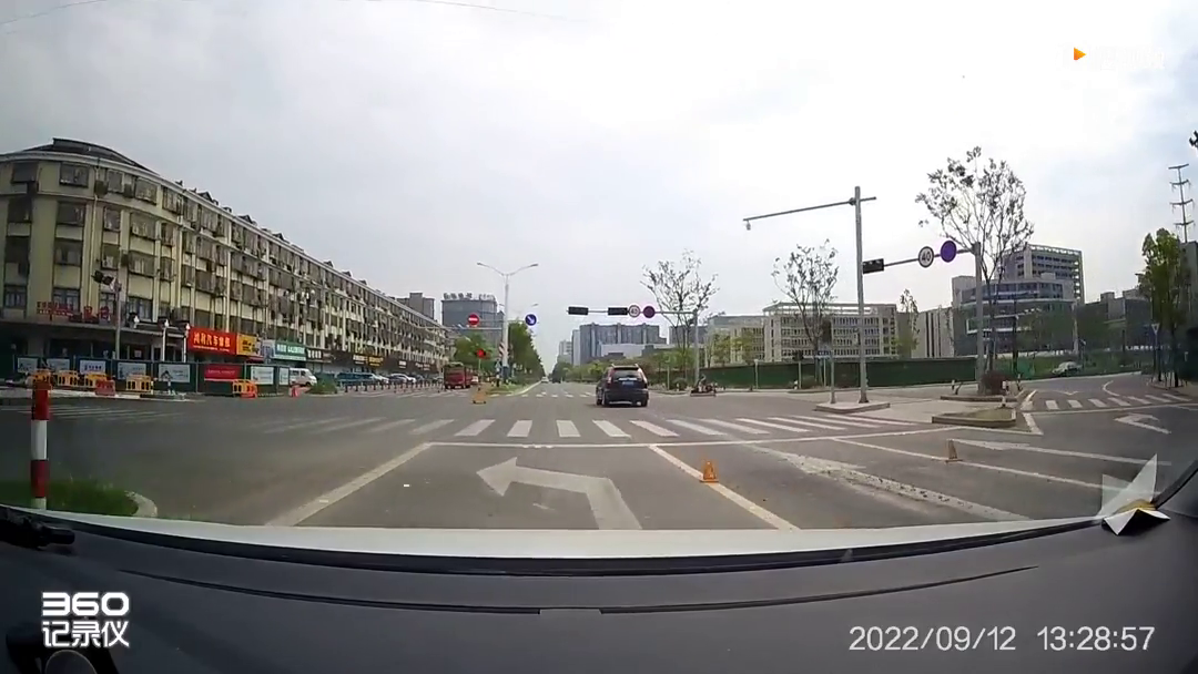 ���о��Ǵ��У�����·���Լҿ������ģ����ǵÿ�����E��