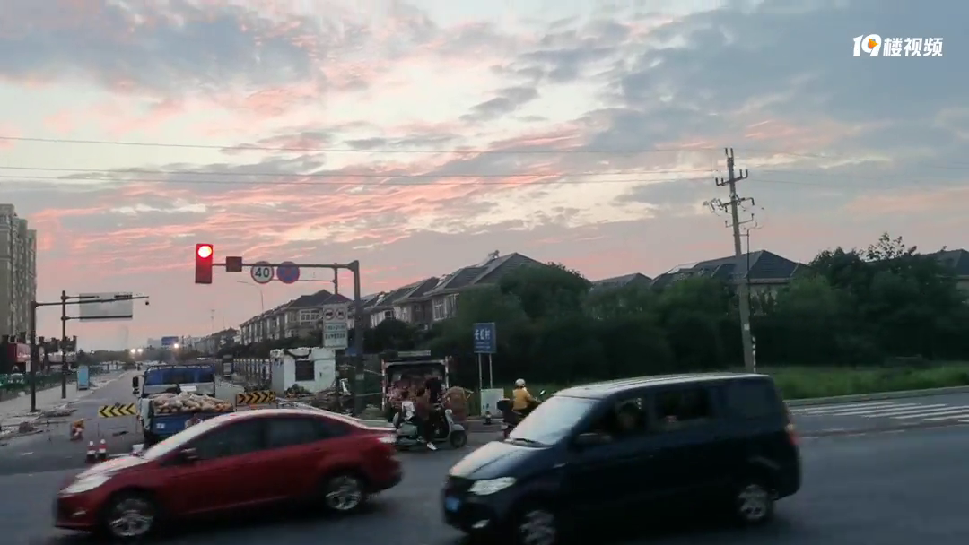 ��С���Ҹ��ʲ�ǧ��İ׸�������˵��������������Ӯ��