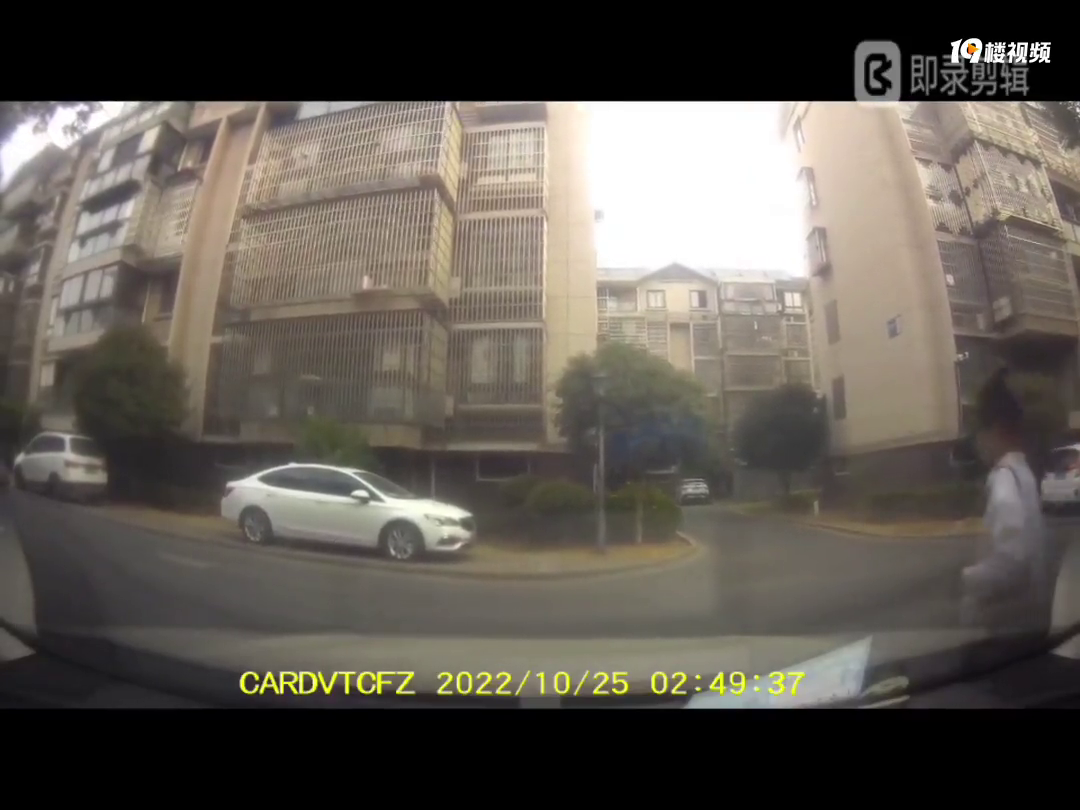 һֱ������С����������Ӻ�Σ�� û�뵽���ײ�����ˣ�