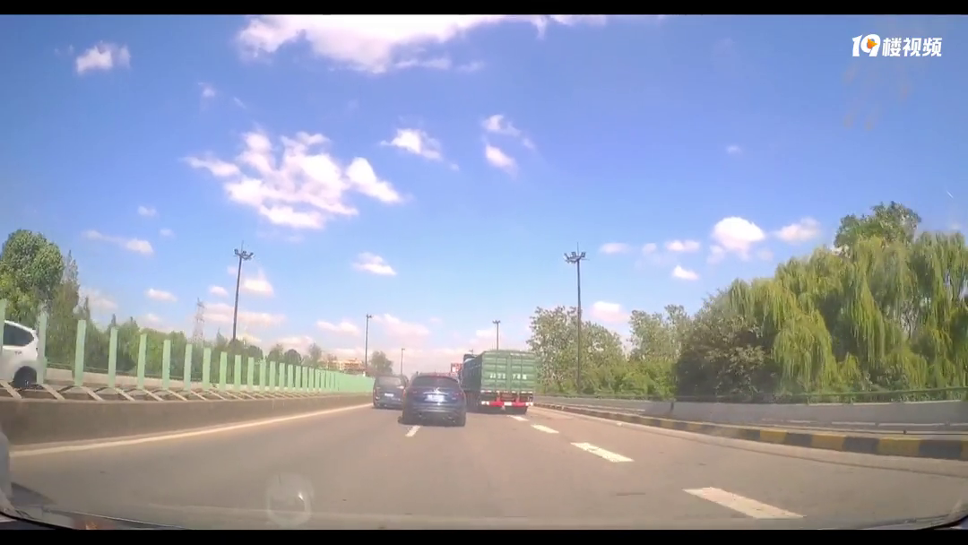 ����ˮ��ӭ����ˮ ��ֱ�Ӳȼ�ɲ�ˣ��������������ͨ�¹�˭����?