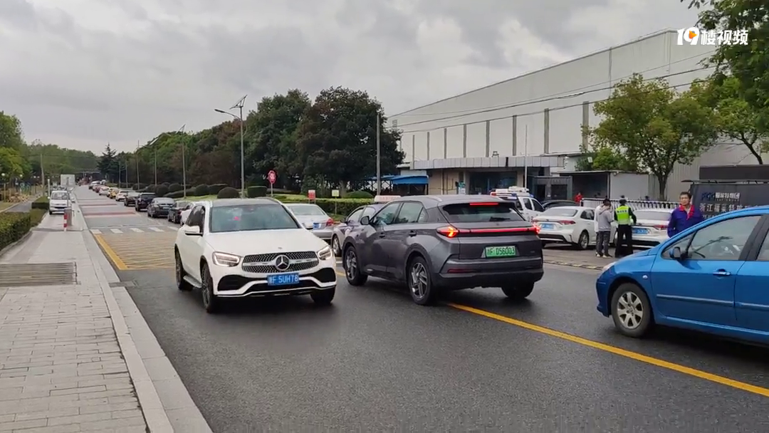 �ϰ�߷��ڵ��˺�·��ÿ�춼����������ͷ�ĳ�����̫���ˡ�