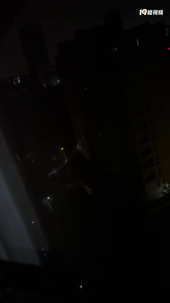 �賿12��룡����ĳС�������˿���תȦ�����ȣ�