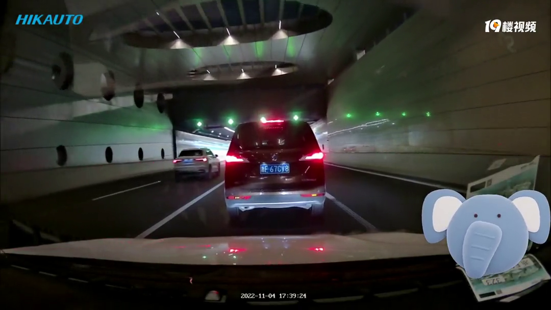 ���ڿ���·���������������ʱͣ�����𣿣�Ҫ�����Ҽ�ʱɲ����