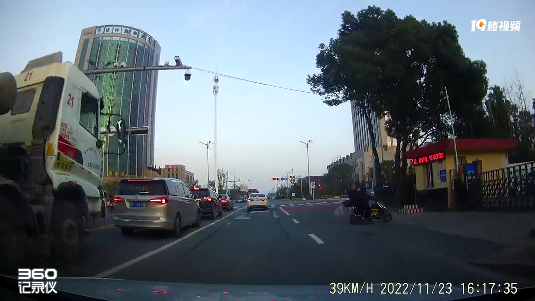 ��̽ͷ��������˰������ײ�ˣ����붼���¡�