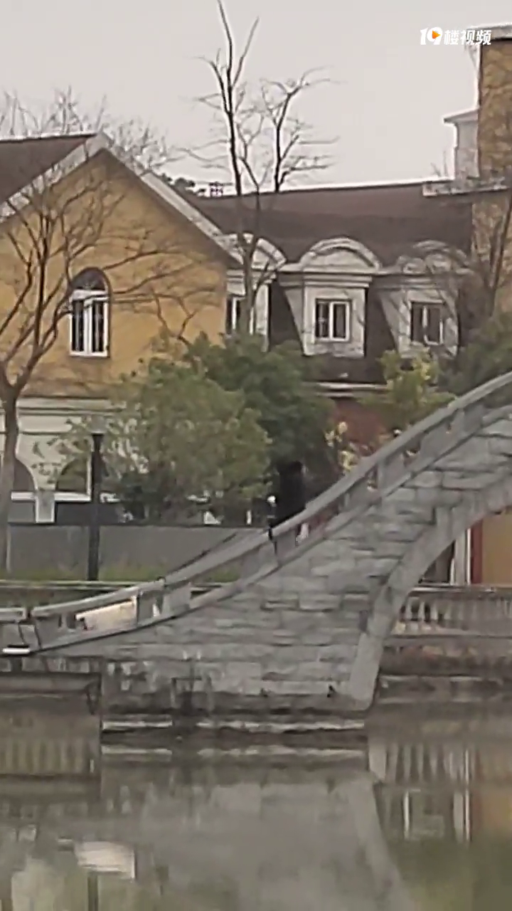 ���һ�蹫���̵���Ȼ������С�Ŷ��޹����������ˡ�