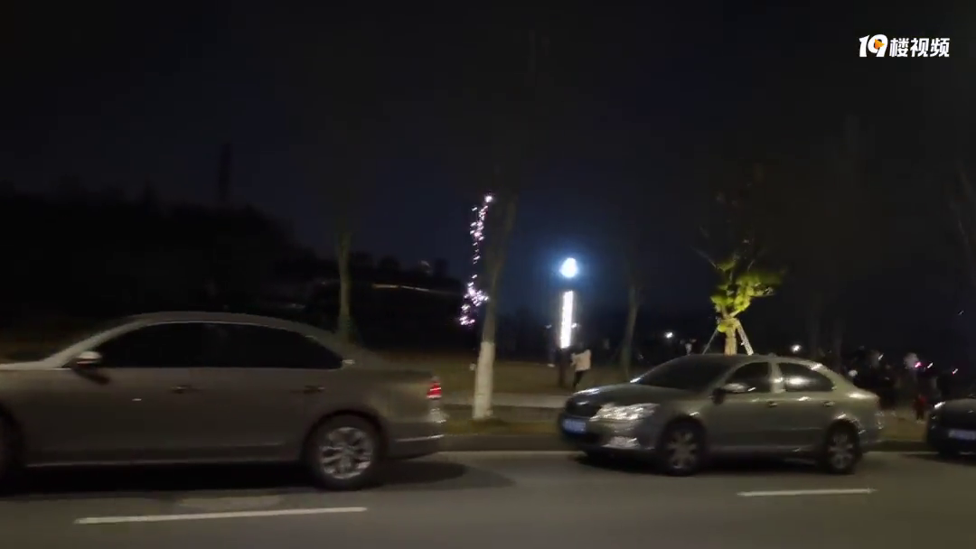 Ԫ�������� ��ҵ������ͷ�򿨷��̻�����