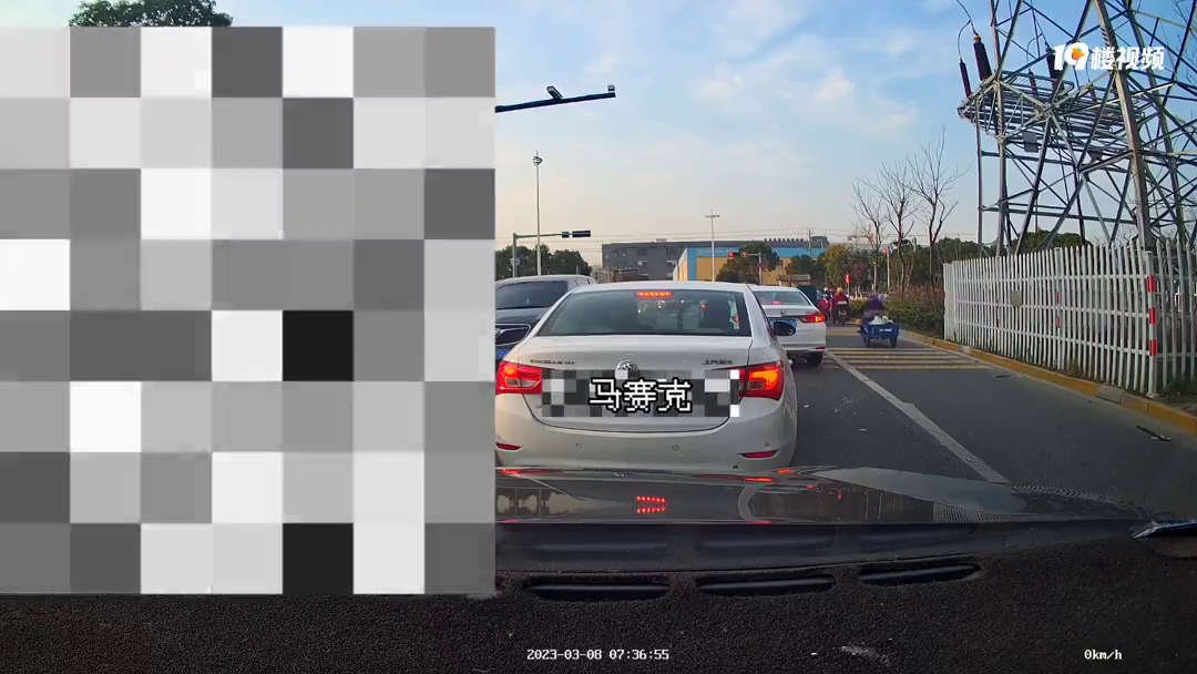 ��߷�������������������ʮ��·�����³� ��ͣ����һ���ﳵ