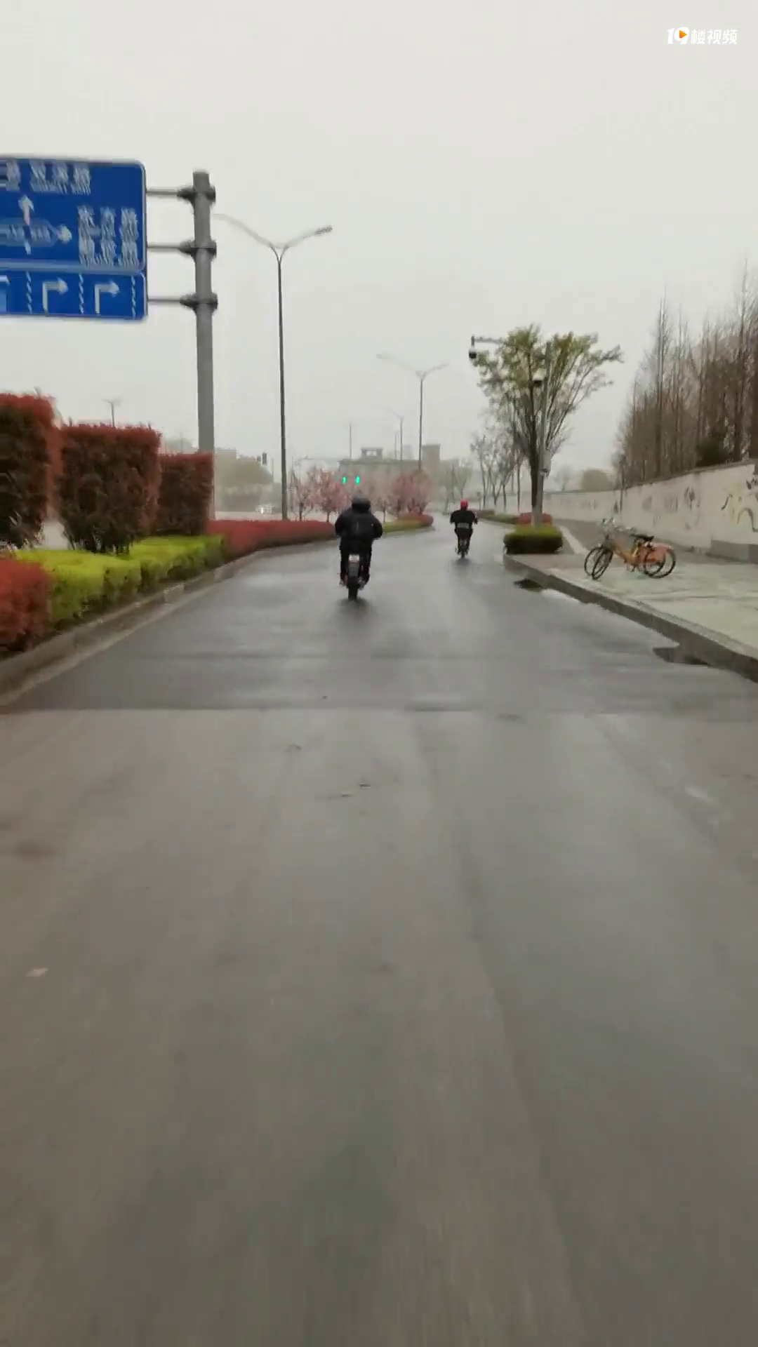 ·�����Ƶ�Ħ�����ٶ���ʵ��Щ�ͣ������Ǹ���������