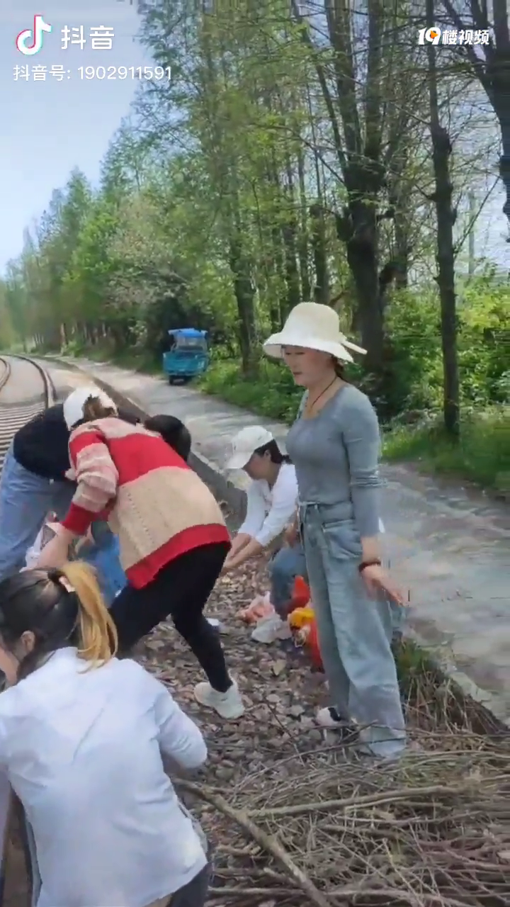 ���˺���������������������տ�����֪��η �ҿ��̣�