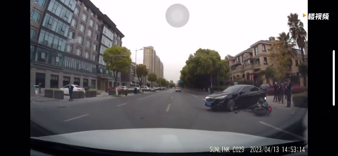 �и�·����Ħ�г��¹ʣ�С�ﵹ��ͷ��Ѫͦ��ģ�Ь������...