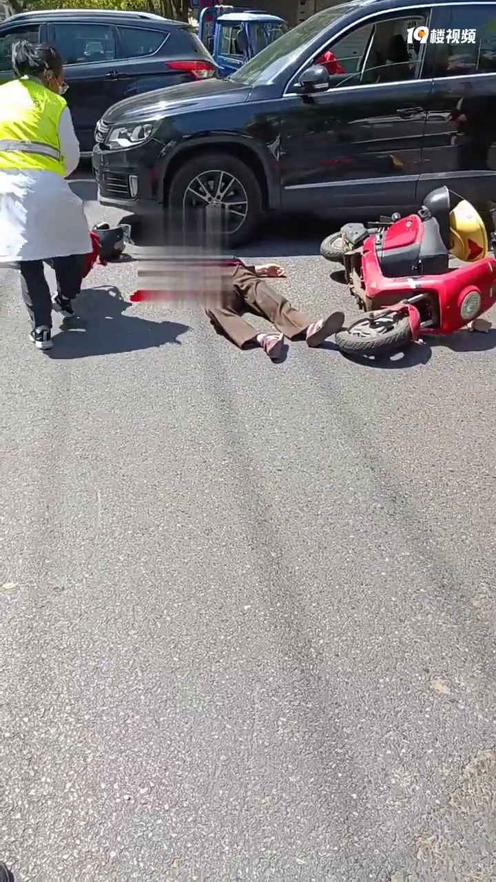 ����һ·�� ���̳ɼ�ʻԱ���ڵ��� �Ȼ���Ա�Ѿ����ֳ�