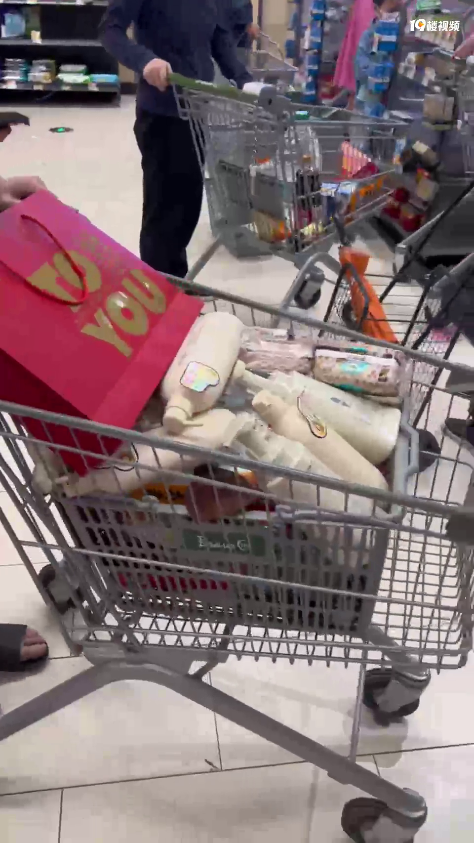 ���Գ��д�����������Ҷ��������Ĺ��ﳵ��