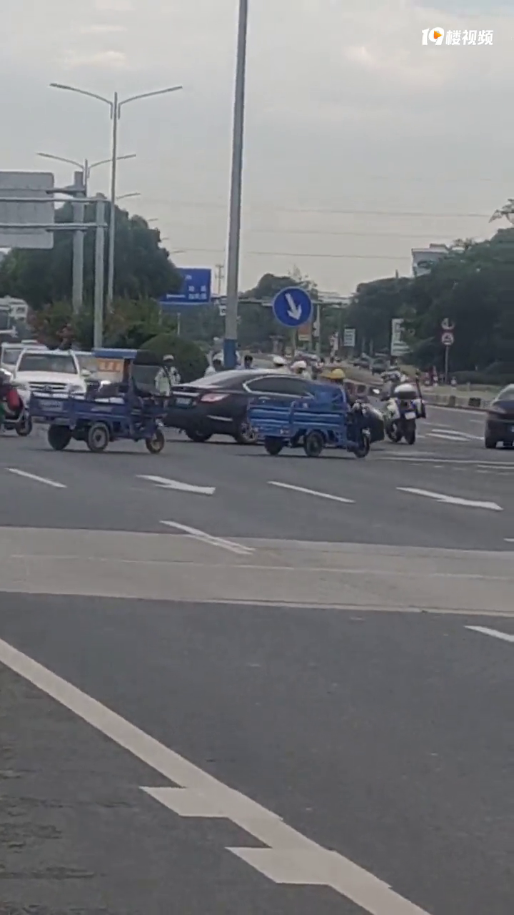 �������·�������ڰ������ϱ�����ײ�ˣ���֪����������