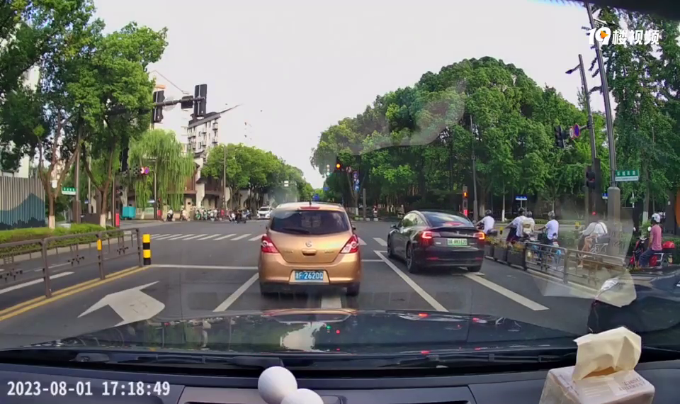 ����������ߣ�ǰ������֮��Ĳ����е���˼��