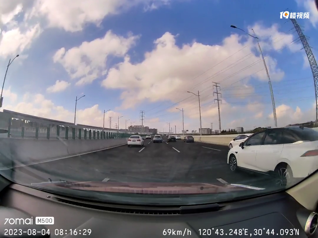 ����·�ϵľ���һɲ����ʵ�߱�� ������ת��ƣ����˴��ֲ�����