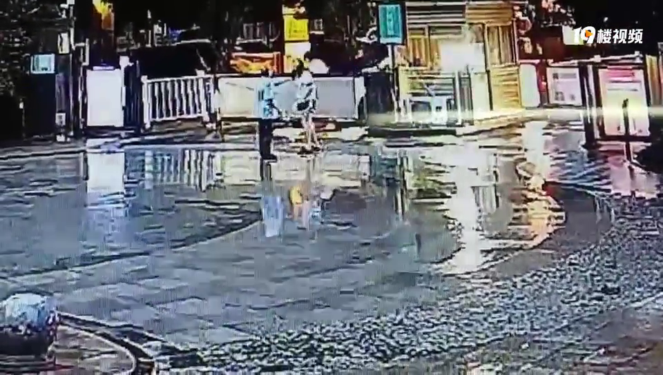 ������ŮŹ���������������˲���Ϊ�������һ���ˣ���