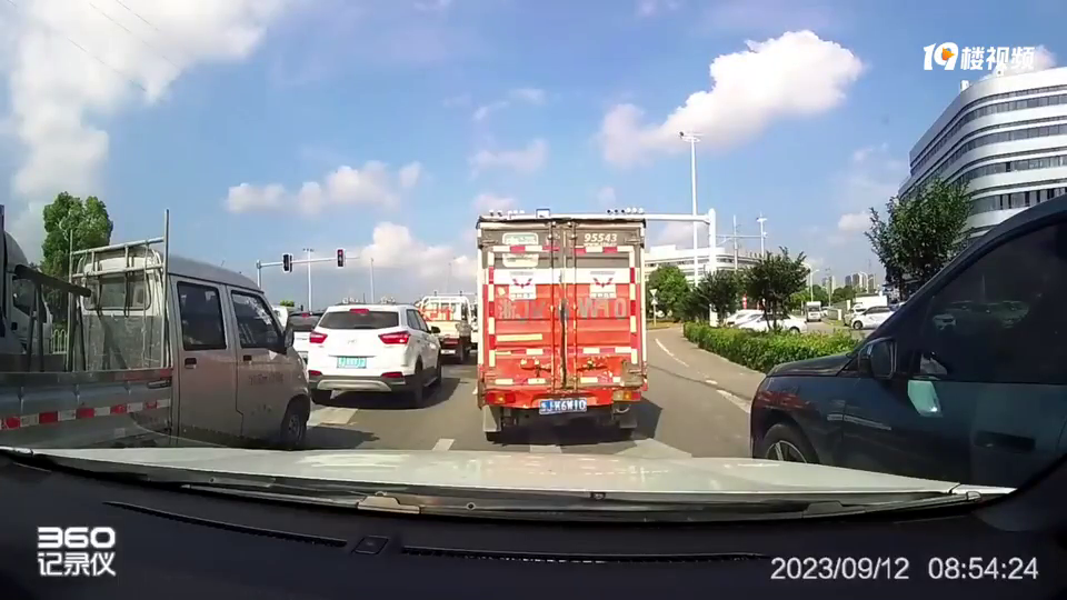���������۾��о������ʣ�ǿ�в�ӣ����������߳�