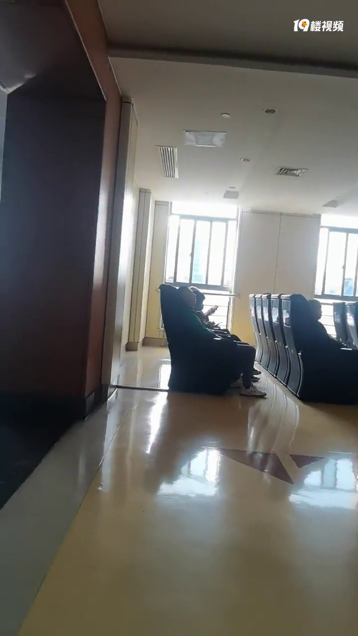 ���ڼ��˵�ҽԺ����������ôҲ���ǰ�Ħ���ˣ�