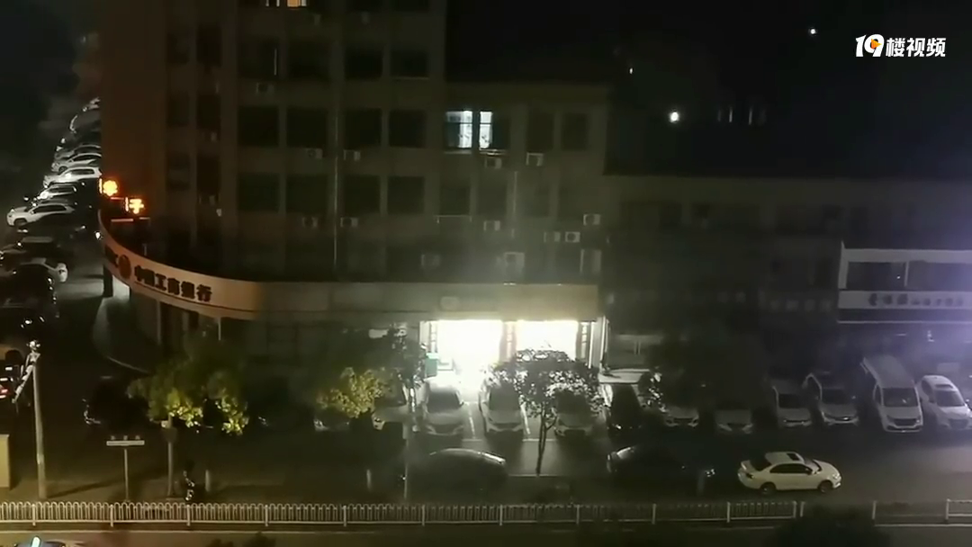 ����ҹ�ĸ�װ�����ܲ��˰������������ˣ�