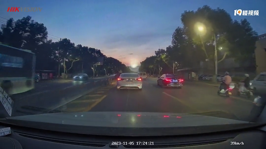 �����ڵ�һ�������е����г������ײ��������Ҫ������