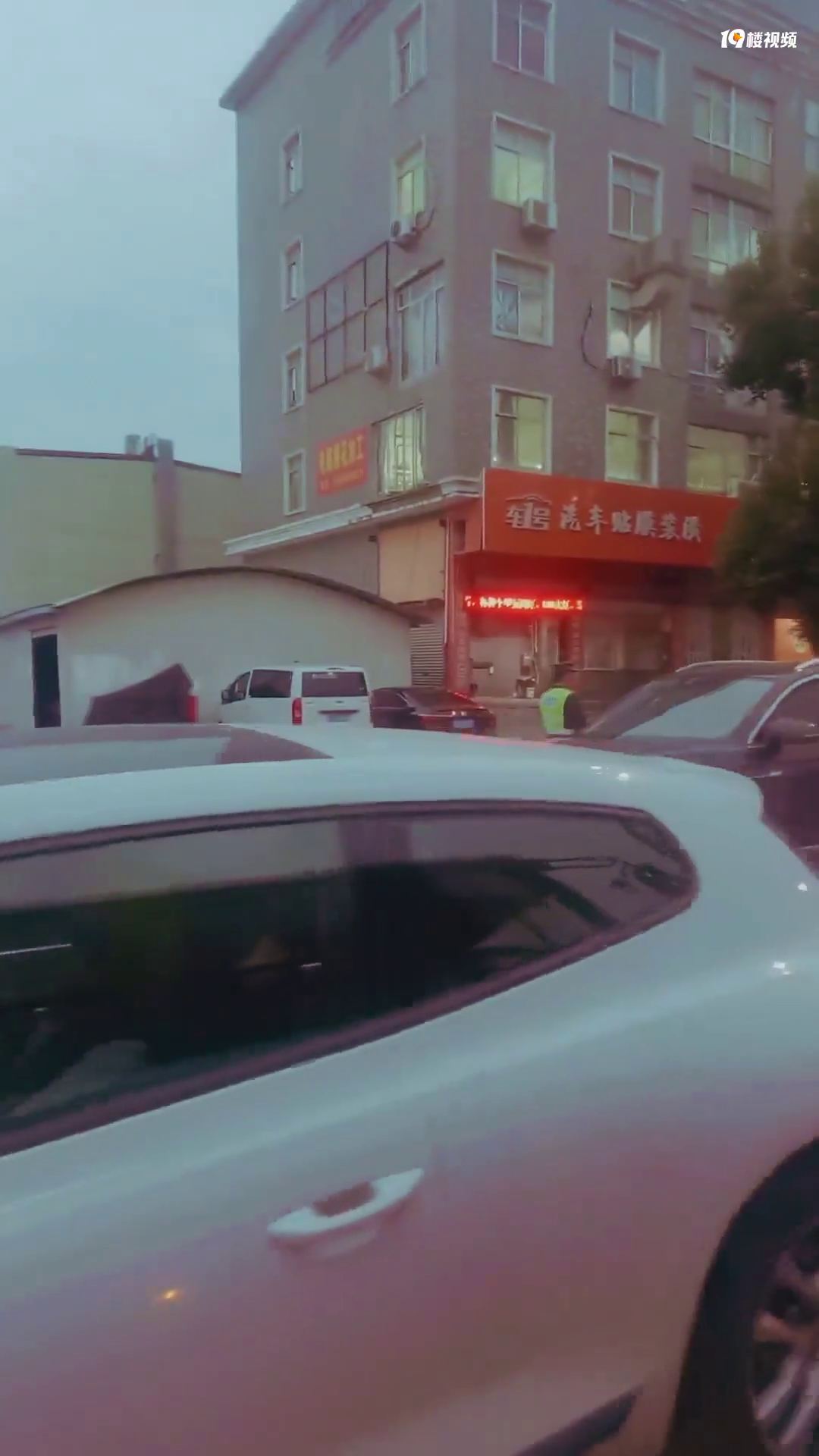 ��ҵ�ɳ����·�°�