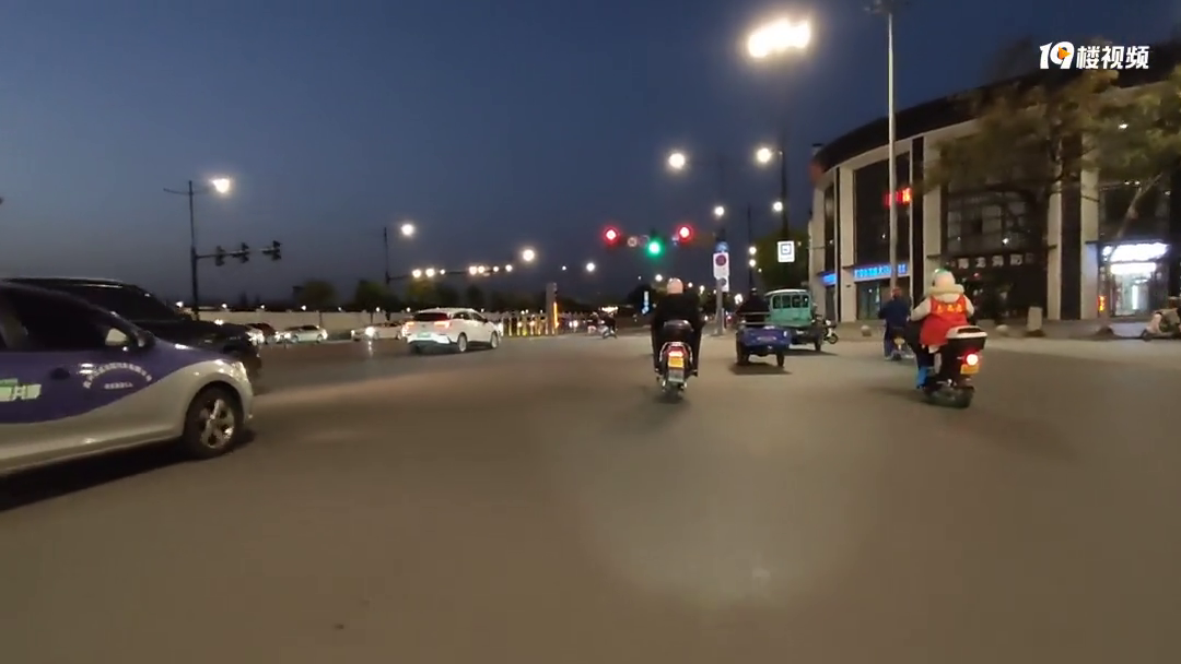 ���˿�����ƿ�������ף��ǻ�������̫խ��