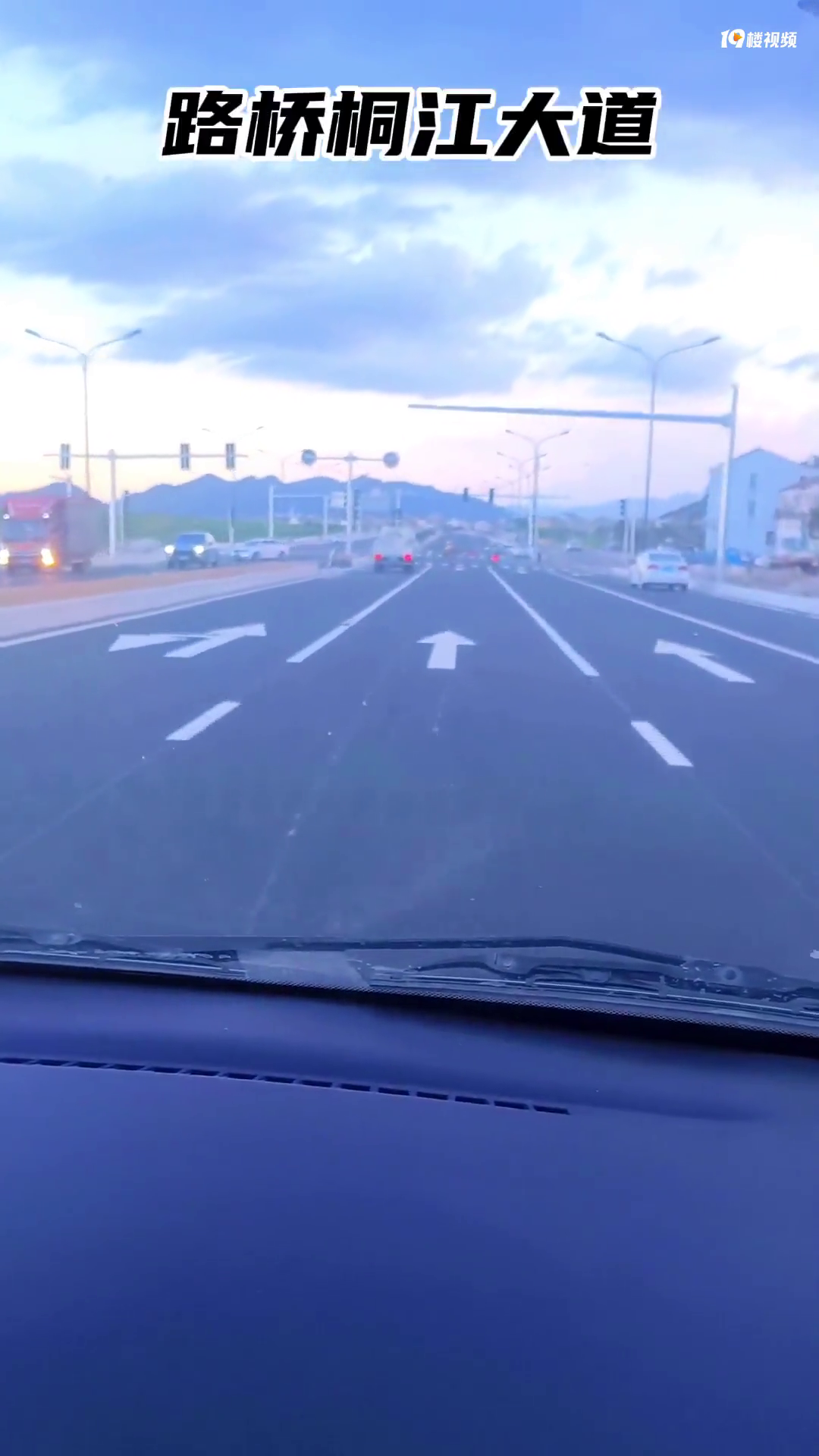 ������ǰ�Լ�·��ͩ�����