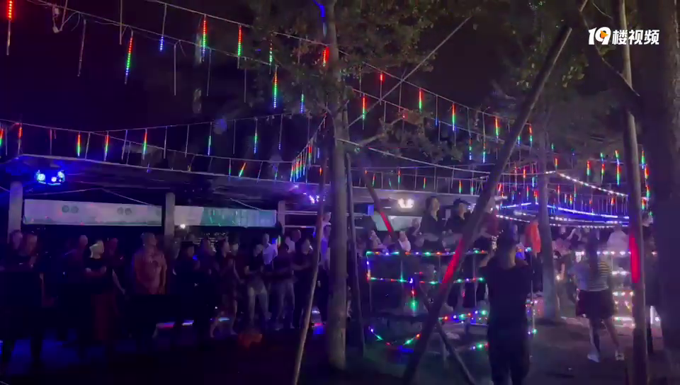 ���ڹ㳡�ϵıĵ�ר������ô�����˰�