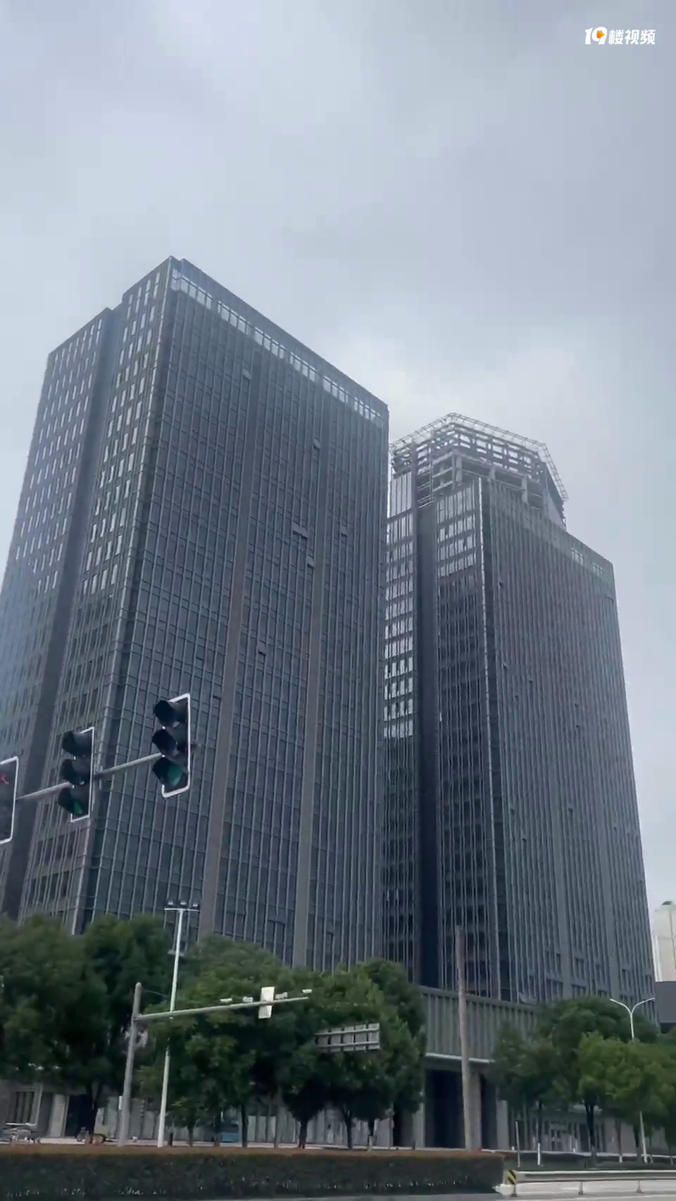 ����Ļǽ�Ľ������ʸо��ǲ�һ��