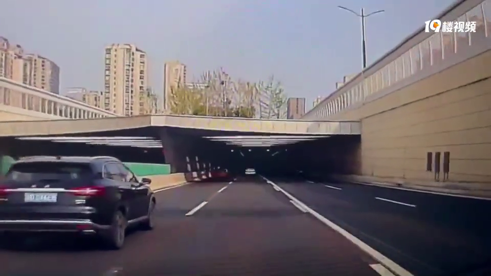 ��ˮ·�����о���һ�̣��㱾����һ������𳵱𵽻���������