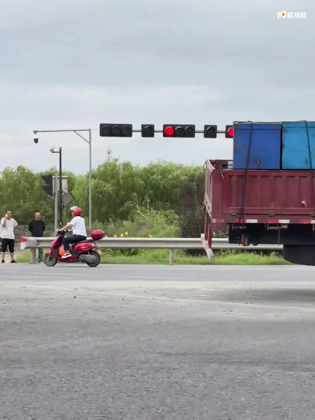 ͻ�������صĶ��ӣ��������·�ε�˾����С�ı������ˣ�