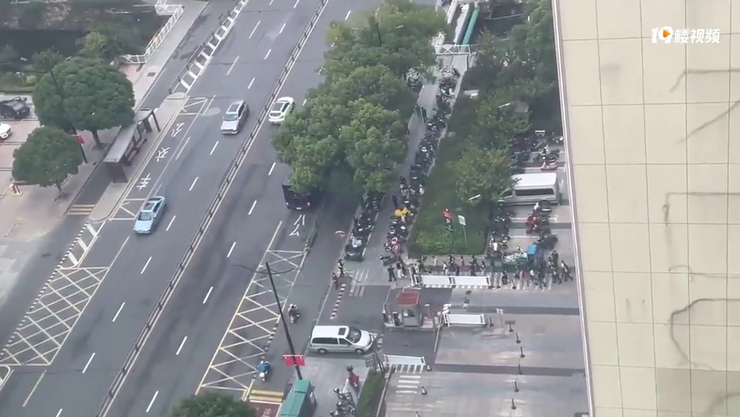 ɼɼӡ�����һ�����Ŷӳ�������թ��ץ������J�ѱ����ˡ�