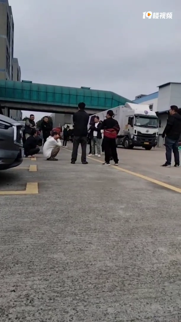 ���ǵĿ�ݻ������𣿣��Ϻ�Բͨ����Ƿнͣ���ˡ�