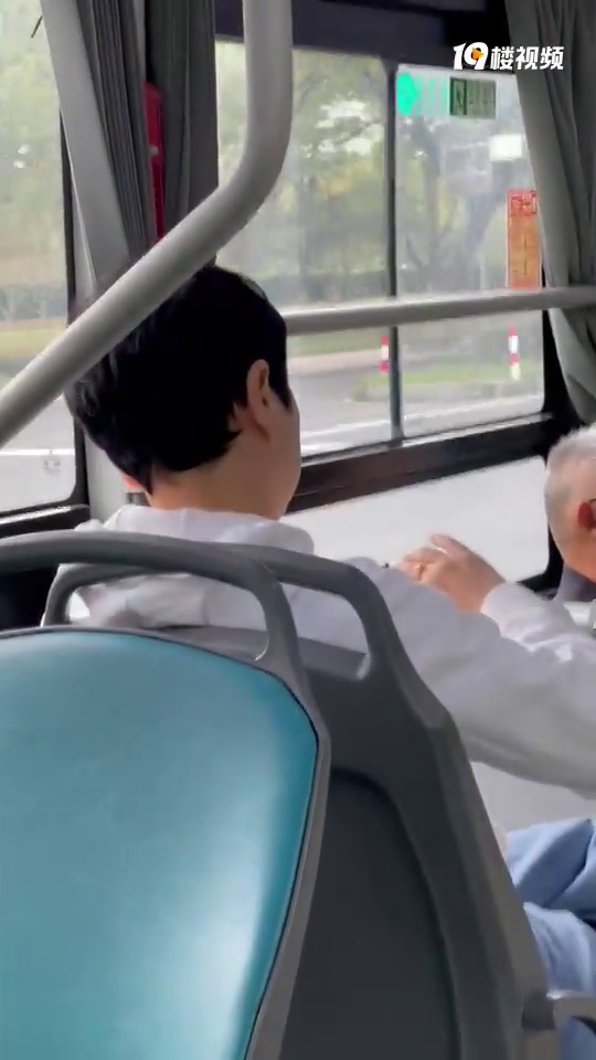 ���ա����ա����ա�����ڹ����ϼ���һ·��ָ�ס�