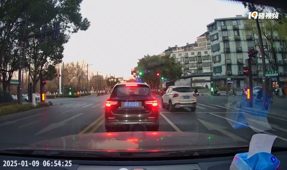 ����Ƶ�ع⡿·���������ѵ����ᱻ���𣿣��ĵ�����һĻ��