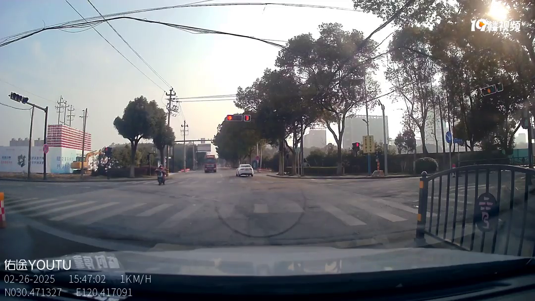 ����Ƶ�����������һ����������ȫ���ϯ�Ľ��࡭